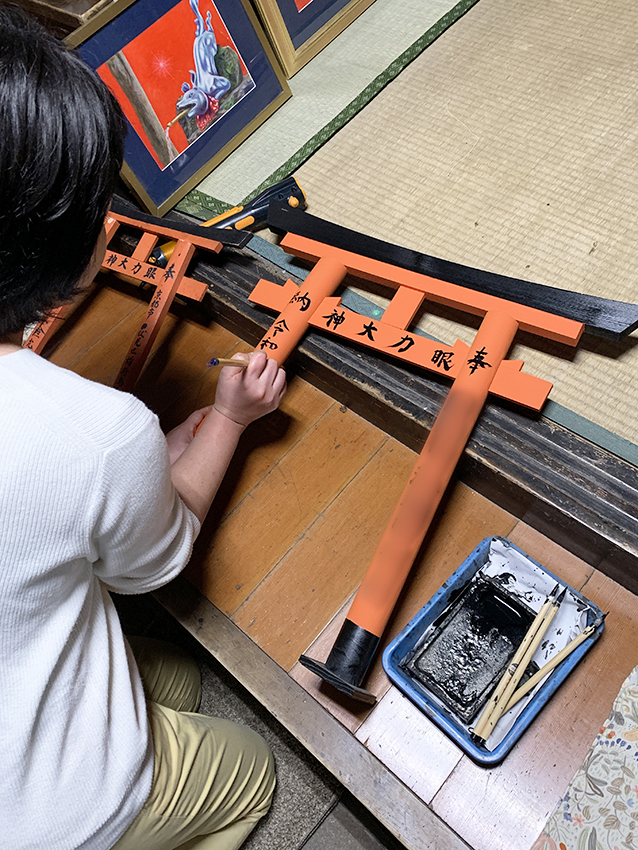鳥居を初奉納する