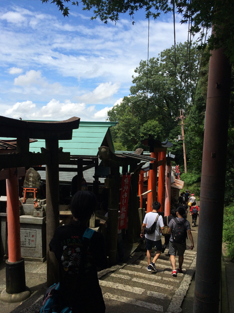 青空広がる七月の空と帰り道