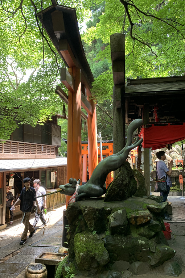 夏の眼力社と眼力亭